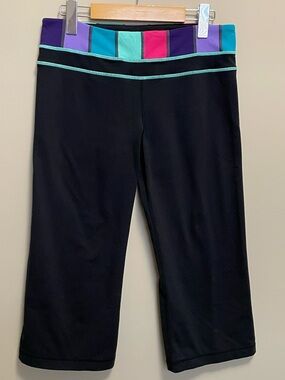 Lululemon Groove Crop Legging Women’s Size 8 Black Blue Purple Pink